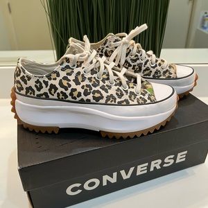 Converse. Size 7.5